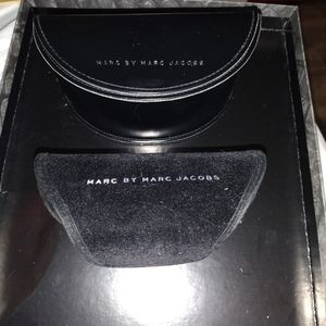 Marc Jacobs sunglasses holder 2pc bundle